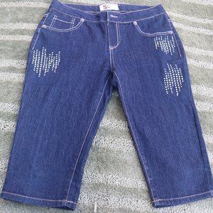 SO GIRLS JEANS CAPRI SIZE 14 .